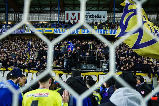 Jongste slachtoffer (14) van heftige brand in Zwitserland blijkt zoon van bestuurder professionele voetbalclub
