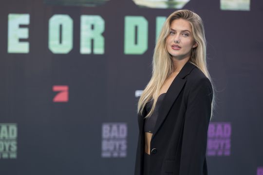 Hevige sneeuwval zadelt 'mooiste atlete ter wereld' met probleem op: 'Het is niet ideaal'