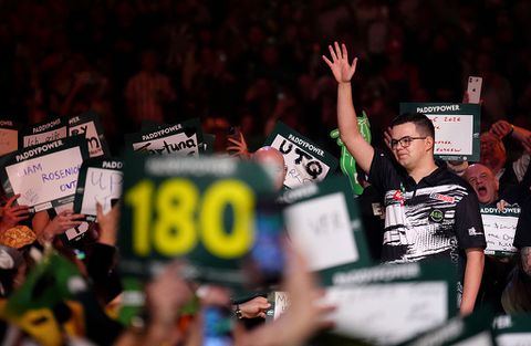 Topdarter Gian van Veen (23) moet heerlijke vakantie wijzigen: 'Dat was net iets te'