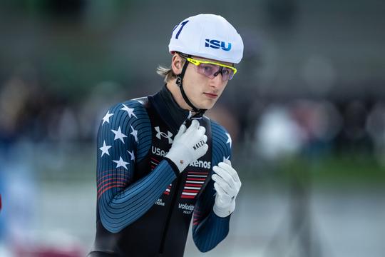 Schaatsfenomeen Jordan Stolz geeft signaal af aan nieuwe Nederlandse rivalen bij Amerikaans OKT