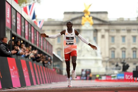 Internationale topatleet wil record van marathon Rotterdam aanvallen: 'Zoveel ambitieuze toplopers'