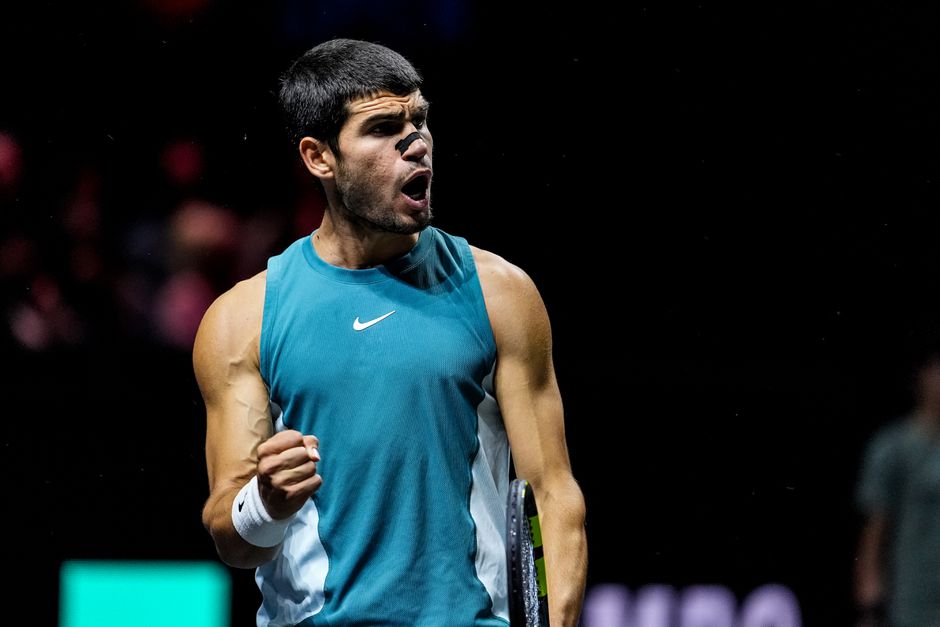 'Publiekstrekker' Carlos Alcaraz met gemak naar kwartfinale op ABN Amro Open