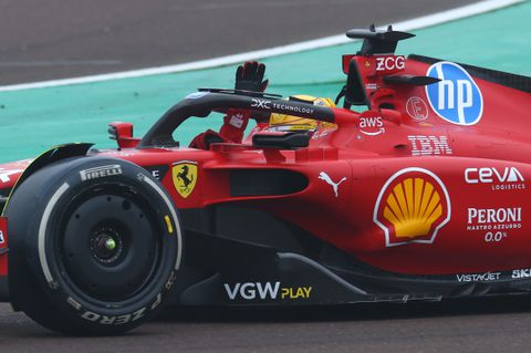 Geen excuses voor Lewis Hamilton bij nieuwe team Ferrari: 'Hij moet het meteen laten zien'
