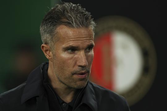 Kritiek van Feyenoord-iconen laat Robin van Persie koud: 'Dat hoort bij een volksclub'