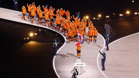 Live openingsceremonie Olympische Spelen 2026 | Gejuich door opkomst Nederland, ook koning Willem-Alexander klapt