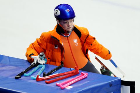 Shorttrackster Xandra Velzeboer had onderonsje met veelbesproken Suzanne Schulting: 'Of we ook geklaverjast hebben?'