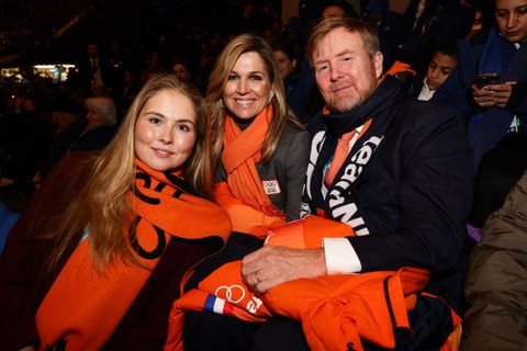 Hoog bezoek op Winterspelen: koning Willem-Alexander straalt met Máxima en Amalia bij openingsceremonie