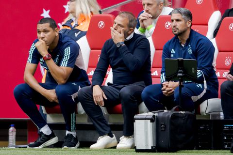 John van 't Schip spreekt bij Ajax met Hedwiges Maduro over uithaal Maurice Steijn