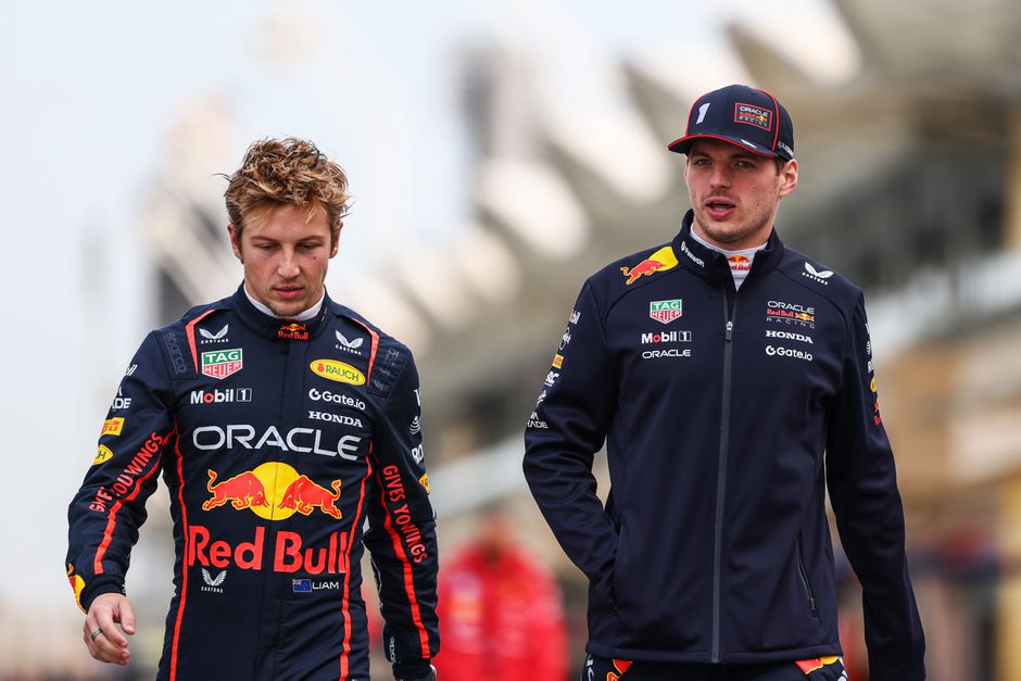 Verbazing om 'bizarre actie' van ouders nieuwe teamgenoot Max Verstappen: 'Dat weet je nog helemaal niet'