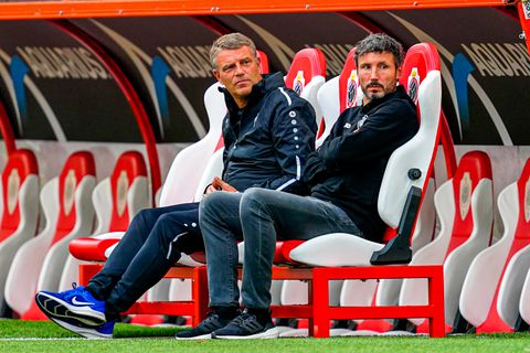 Nederlandse coach vlak na aanstelling bij Belgische topclub met ambulance afgevoerd