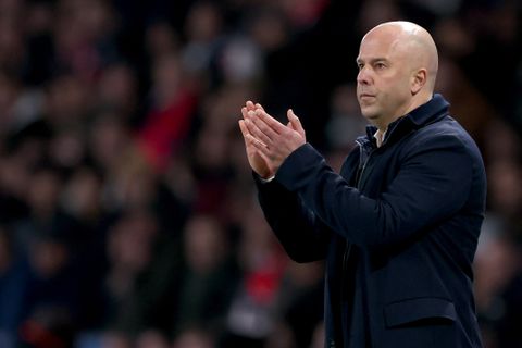 Liverpool-coach Arne Slot weigert zich rijk te rekenen na diefstal in Parijs: 'Als je daarnaar kijkt...'