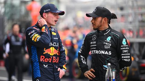 Privégesprek tussen Mercedes-baas en zijn vrouw onthult geheime belofte over Max Verstappen