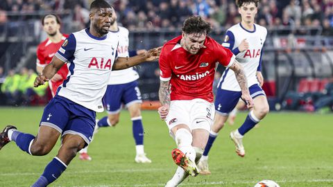 AZ-spits Troy Parrott weigert te spreken van stunt tegen Tottenham: 'Dat is écht vervelend'