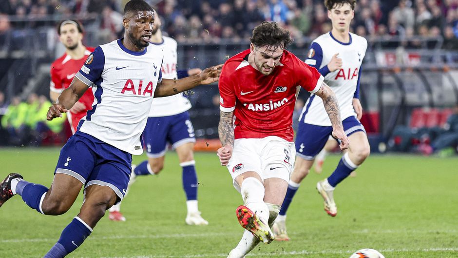AZ-spits Troy Parrott weigert te spreken van stunt tegen Tottenham: 'Dat is écht vervelend'