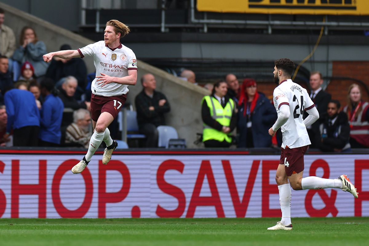 Manchester City wint dankzij wereldgoal van Kevin de Bruyne simpel van Crystal Palace