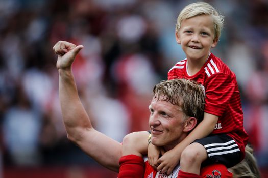 Kleine Kuijt geeft goede voorbeeld aan Feyenoord met hattrick tegen Ajax: 'Trots op hem'
