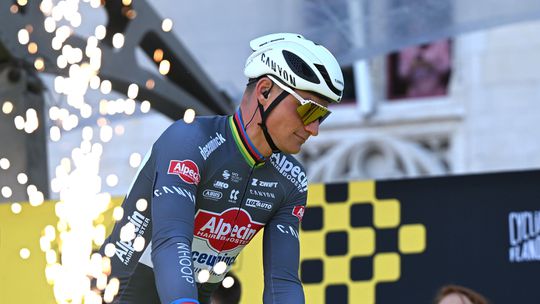 Grote schrik voor favoriet Mathieu van der Poel in Ronde van Vlaanderen
