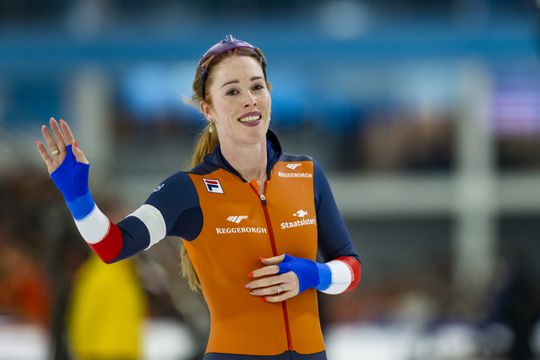 Topschaatsster Antoinette Rijpma-de Jong hint tijdens feestelijke dag opnieuw op bijzonder uitstapje
