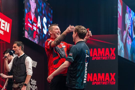 Engelse darter neemt langverwachte revanche op Nederlander: 'Hij heeft me 350.000 euro gekost'