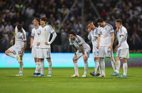 Keiharde uithaal naar 'ongeneeslijk ziek' Italië: 'Dan zou ik zulke trainers meteen ontslaan'