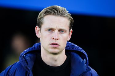 Frenkie de Jong en z'n vrouw Mikky Kiemeney vieren Pasen op het strand na moeilijke periode