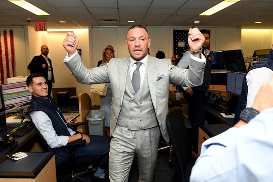 Conor McGregor verbaast vriend en vijand met plotselinge comeback, kaartje kostte tien euro