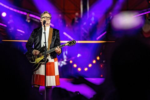 Guus Meeuwis op kampioensfeest van PSV: 'Of ik een nummer met Noa Lang ga maken? Je weet maar nooit'