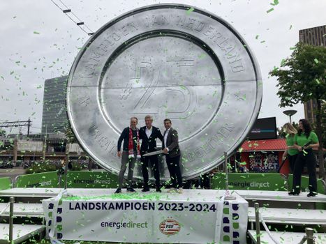 Marcel Brands over PSV-feest na kampioenschap: 'Spelers hebben flink huisgehouden, zelf gepast los gegaan'