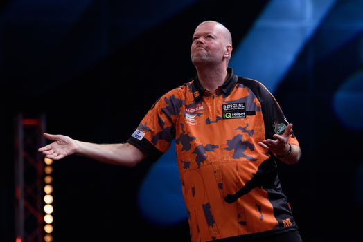 'Dat doe ik niet meer, ik ben te gemakzuchtig': Raymond van Barneveld is gestopt met trucje