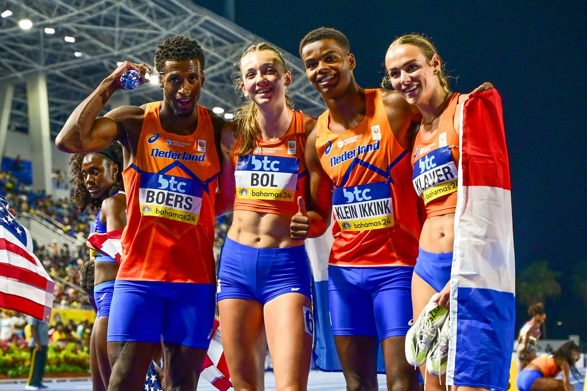 Femke Bol leidt Nederland op gemengde estafette naar zilveren WK-medaille