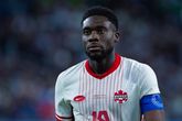 Alphonso Davies kan maanden niet voetballen © Getty Images