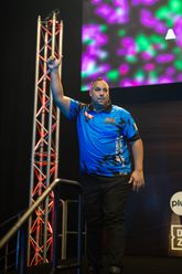 Jermaine Wattimena had in Sindelfingen last van het brandalarm. ©PDC