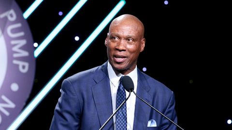 Basketballegende (64) beschuldigd van seksueel misbruik minderjarige: 'Ik dacht dat ze 18 was'