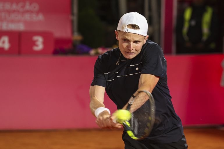 Nederlandse tennisser heeft geluk nodig voor uniek moment in carrière na domper in Rome