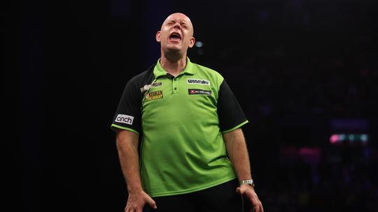 Kritiek op 'vakantie vierende' Michael van Gerwen: 'Dat gaat echt niet lukken'