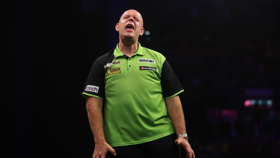 Kritiek op 'vakantie vierende' Michael van Gerwen: 'Dat gaat echt niet lukken'