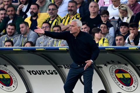Toptrainer José Mourinho is al zijn krediet kwijt bij Fenerbahçe: 'Vertrek dan, vriend'