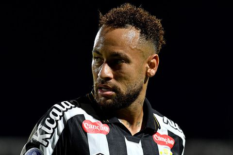 Van mishandeling beschuldigde Neymar reageert voor het eerst op incident: 'Ik ben iets te ver gegaan'