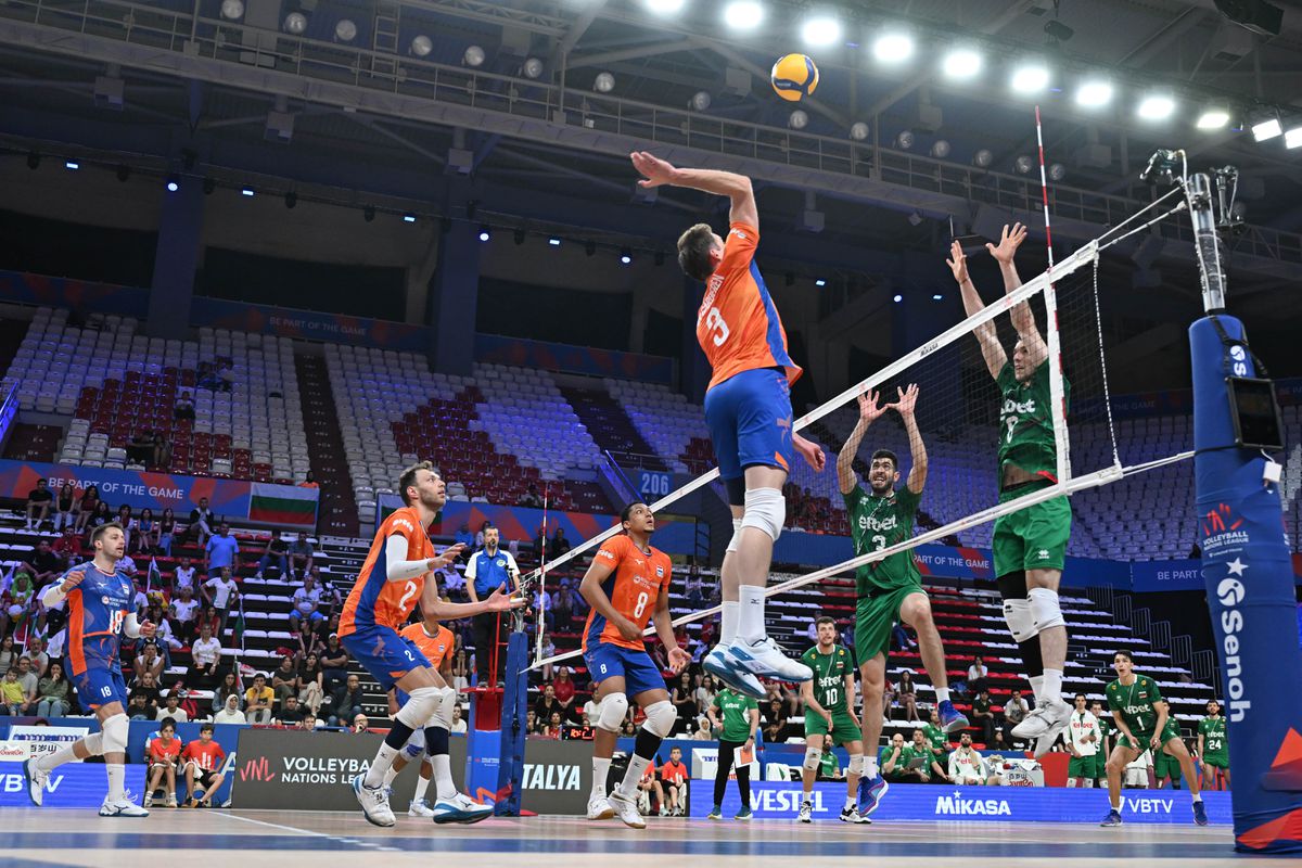 Volleyballers verliezen van Servië bij Nations League in Canada, olympisch ticket nog in zicht