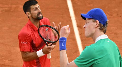 Jannik Sinner moet diep gaan om via behandelde Novak Djokovic de finale van Roland Garros te halen