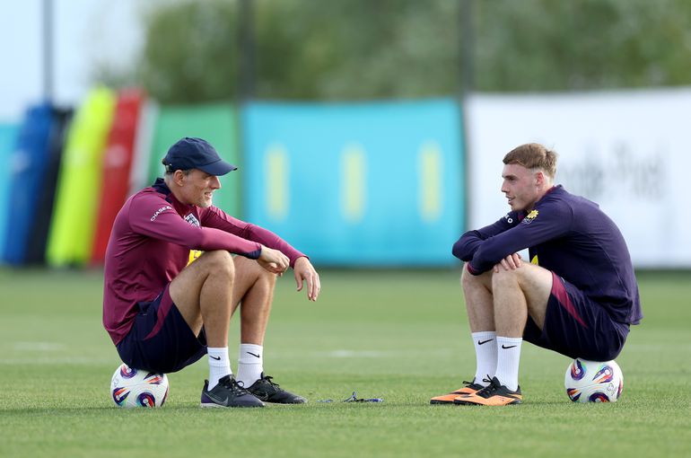 Bondscoach Engeland experimenteert met speciale pillen richting WK 2026: 'De spelers hoeven ze niet in te leveren'