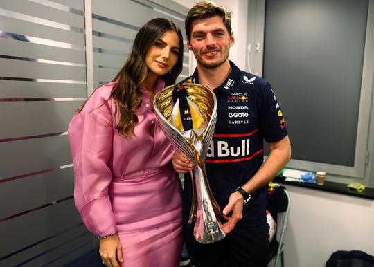 Kelly Piquet maakt veel indruk: wereldberoemde actrice reageert op bericht van geliefde Max Verstappen