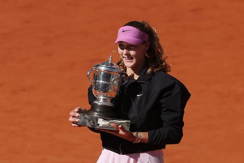 Toptennisster Mirra Andreeva (19) ontvangt torenhoog bedrag aan prijzengeld na winst op Roland Garros