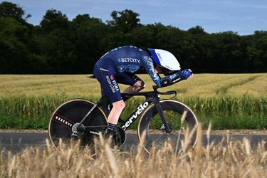 Team Visma kijkt tevreden naar tijdverlies Jonas Vingegaard in tijdrit: 'Dat is binnen de perken gebleven'