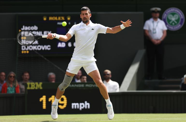 Novak Djokovic maakt eigen regels en schendt opnieuw voorschriften op Wimbledon