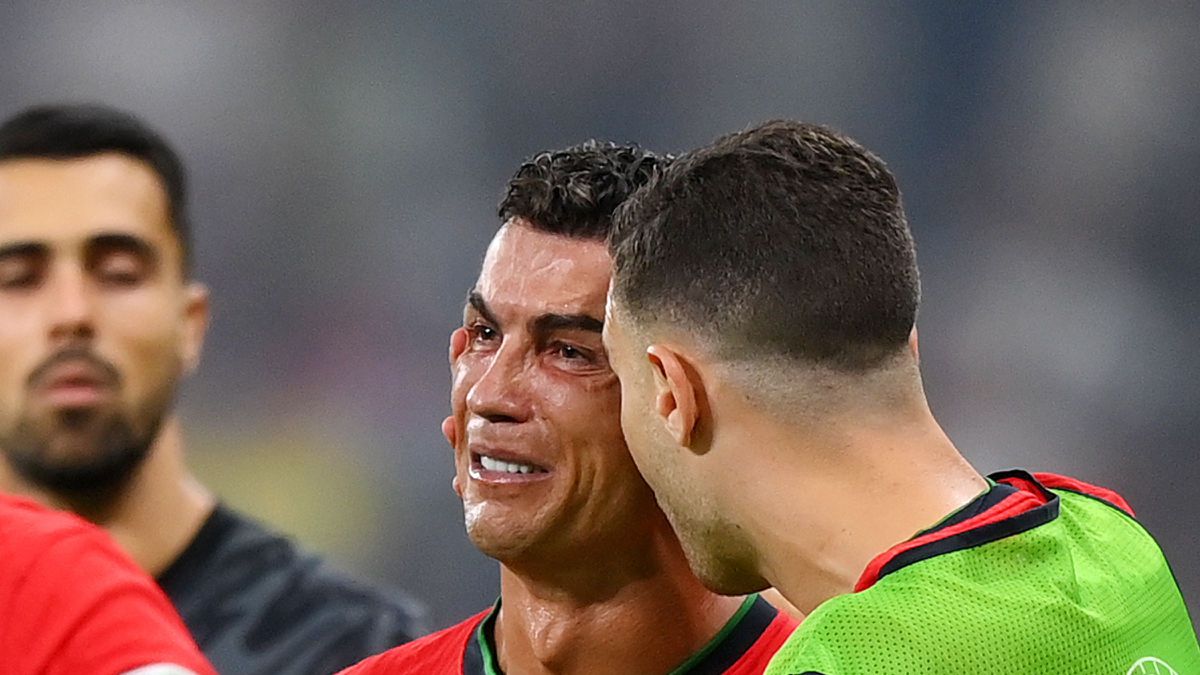 Cristiano Ronaldo laat met speciale boodschap van zich horen na exit op EK voetbal