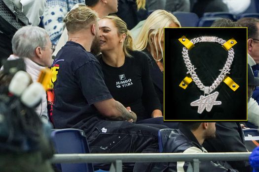 Schaatsdiva Jutta Leerdam kan fluiten naar peperdure ketting (600.000 euro) van vriend Jake Paul