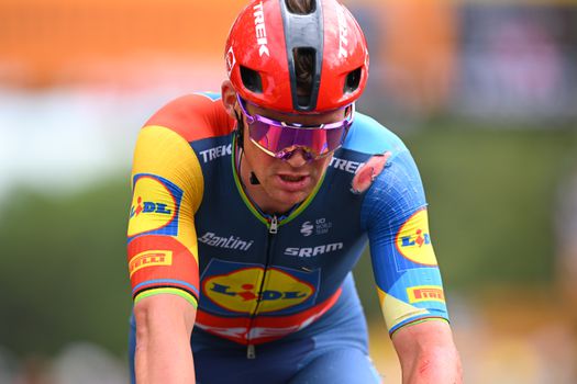 Bittere pil voor Mads Pedersen: topsprinter stapt toch uit Tour de France na val in eerdere etappe