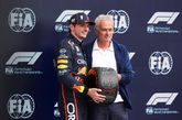 Max Verstappen kreeg op Silverstone bezoek én een prijs van 'The Special One', voetbaltrainer José Mourinho. ©Getty Images