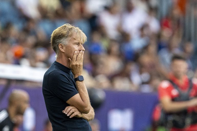 'Boze en niet slimme actie' van Andries Jonker leidt tot kritiek van collega: 'Doet mij denken aan Louis van Gaal'